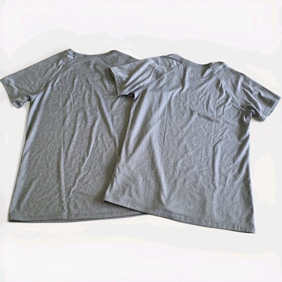 Under Armour T Shirt Women M Gray Lot of 2 Loose Fit HeatGear Ligthweight Active - Picture 14 of 14